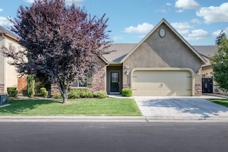 6808 Lucas Dr, Fresno, CA 93722