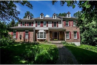 25 Fox Brook Ln, Thornton, PA 19373