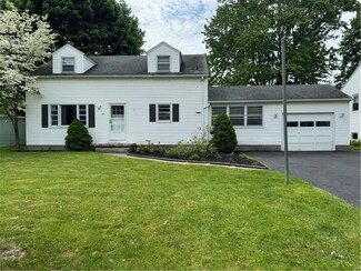 65 Alfonso Dr, Rochester, NY 14626