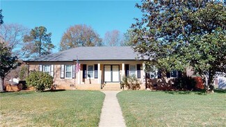 8901 Touchstone Ln, Charlotte, NC 28227
