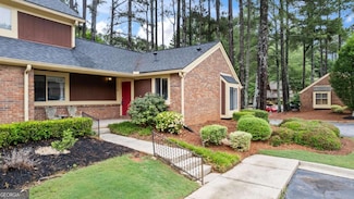 49 Country Place Ct, Alpharetta, GA 30005