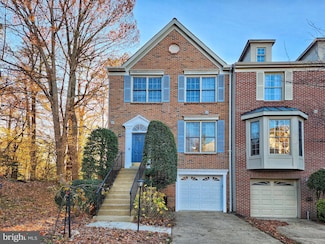 8026 Readington Ct, Springfield, VA 22152