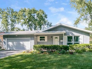 5766 Meadowood Dr, Madison, WI 53711