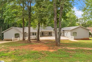 1 Moultrie Dr, Taylors, SC 29687