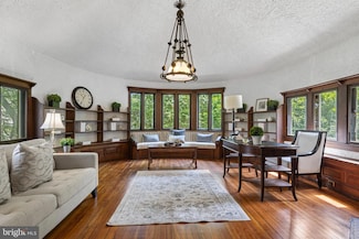 234 E Beechtree Ln, Wayne, PA 19087