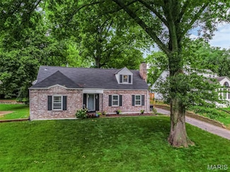 22 Green Acres Rd, Saint Louis, MO 63137