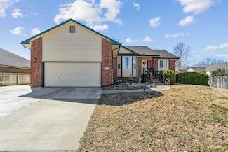217 E Cedar Crest Rd, Rose Hill, KS 67133