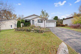 425 Lone Eagle Dr, Madison, WI 53713