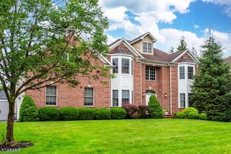 11 Nalesnik Dr, Fairfield, NJ 07004