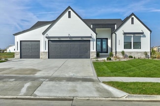 3736 NW 183rd St, Clive, IA 50325