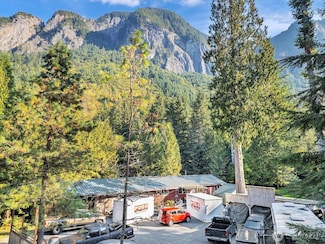 7822 Moon Valley Rd SE, North Bend, WA 98045