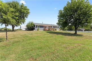 15038 Fairmount Rd, Basehor, KS 66007