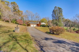 2112 Wendwood Dr, Lenoir, NC 28645