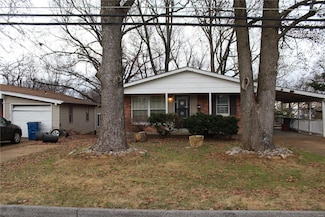 1716 Korando Ave, Saint Louis, MO 63114