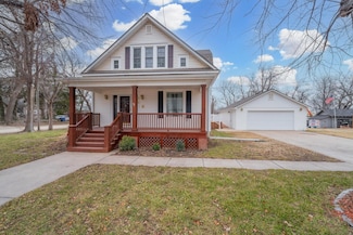 225 S Ash St, Newton, KS 67114
