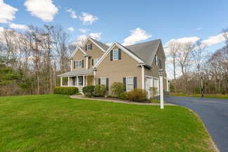 7 Hancock Ct, Walpole, MA 02081