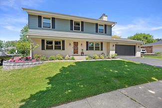 2824 Minot Ln, Waukesha, WI 53188