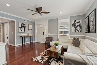 937 W 8th St, Dallas, TX 75208