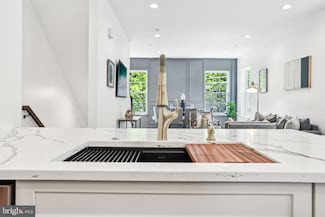 322 56th St NE, Washington, DC 20019