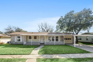366 Sprucewood Ln, San Antonio, TX 78216