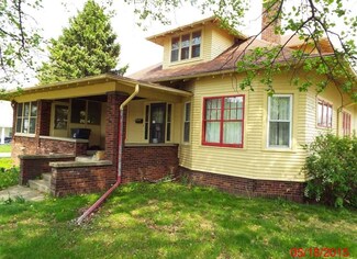 107 N Van Buren Ave, Fowler, IN 47944