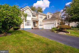 17 Heather Ct, Plainsboro, NJ 08536