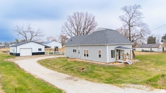 15409 Glasford Canton Rd, Glasford, IL 61533