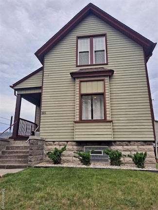 85 Perry Place, Wyandotte, MI 48192