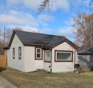 6044 Glenis St, Taylor, MI 48180