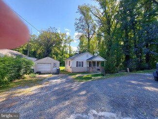 18509 Old Triangle Rd, Triangle, VA 22172