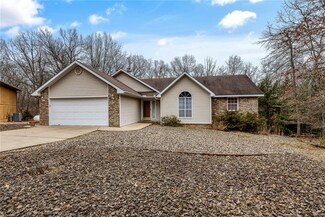 9 Wantage Ln, Bella Vista, AR 72714