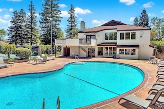 21100 Gary Dr Unit 215, Castro Valley, CA 94546
