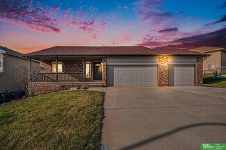 8424 Craig Ave, Omaha, NE 68122