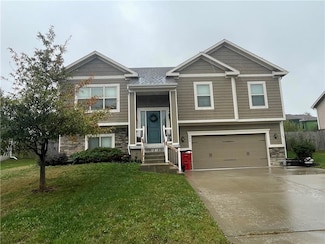 704 NW Eagle Dr, Grain Valley, MO 64029