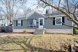 62 Rice St, Abington, MA 02351