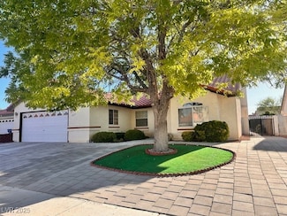 3869 Moongate Cir, Las Vegas, NV 89103