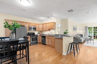 243 Salem St Unit 3, Reading, MA 01867