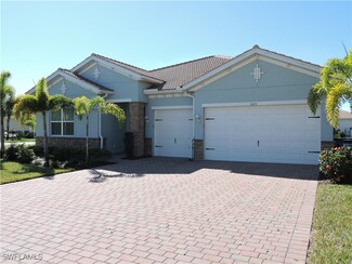 3215 Apple Blossom Dr, Alva, FL 33920