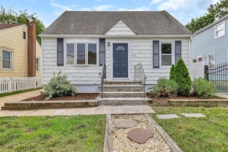 189 Jacob St, Elmont, NY 11003