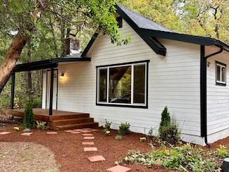 3115 Rockydale Rd, Cave Junction, OR 97523