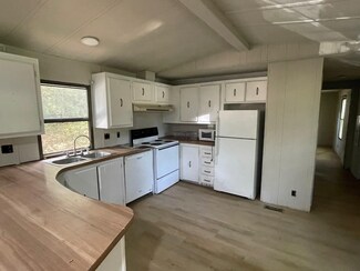 1002 Cardinal Ln, Trinity, TX 75862