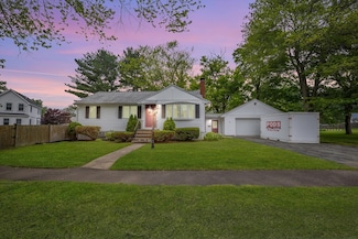 9 Herrick Rd, Peabody, MA 01960