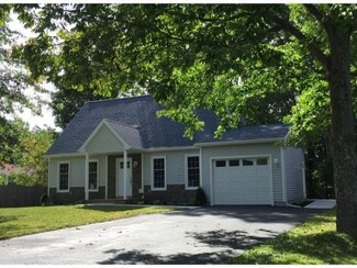 1 Kent Dr, Cortland, NY 13045