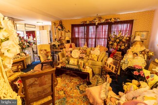 21 Longwood Dr, Burlington, NJ 08016