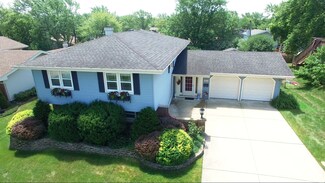 1075 Hassell Rd, Hoffman Estates, IL 60169
