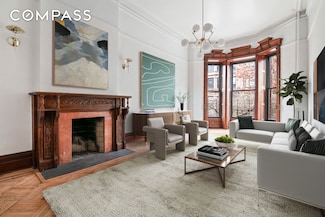 914 President St Unit TWNHSE, Brooklyn, NY 11215