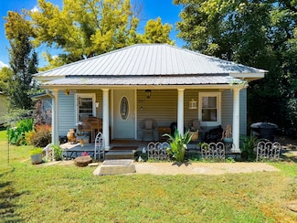 807 N Washington St, Tullahoma, TN 37388