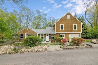 50 Longwood Dr, Colchester, CT 06415