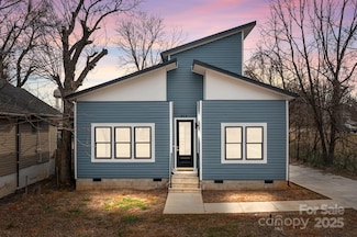 913 Wilson W Lee Blvd, Statesville, NC 28677