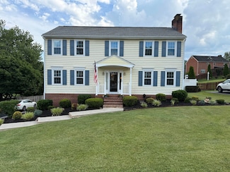 704 Joan Cir, Salem, VA 24153